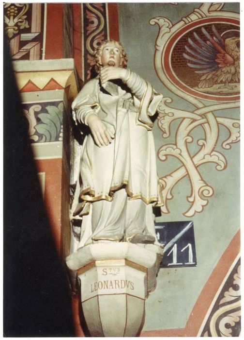 statue : Saint Léonard