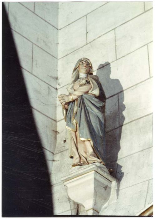 statue : Vierge du calvaire