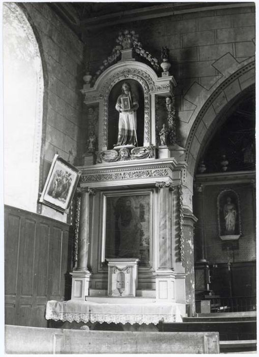 retables latéraux, statue : Saint Pierre,