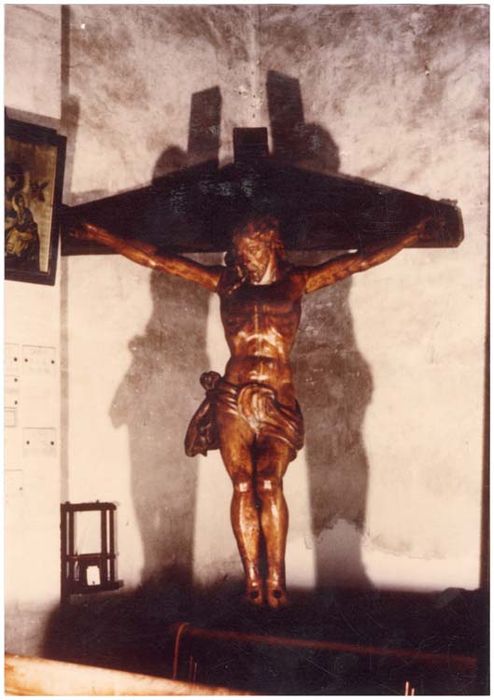 Statue : Christ en croix