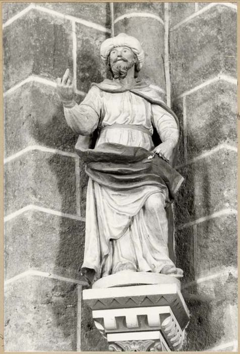 Statue : Saint personnage