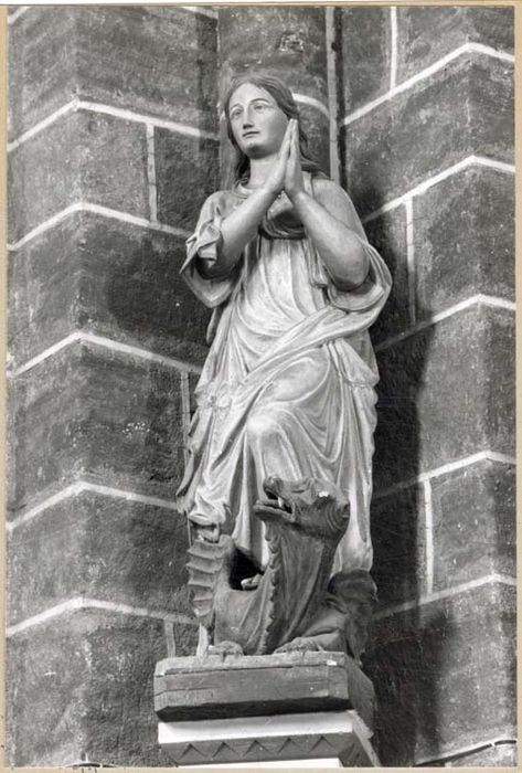 statue : Sainte Marguerite