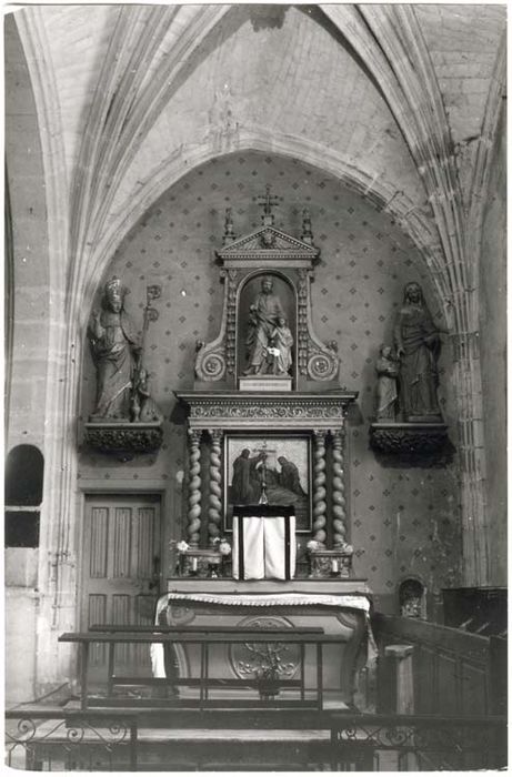 retable latéral, trois groupes sculptées