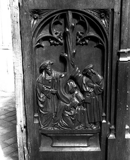 Stalles en bois sculpté, relief d'une parclose : Arbre de vie