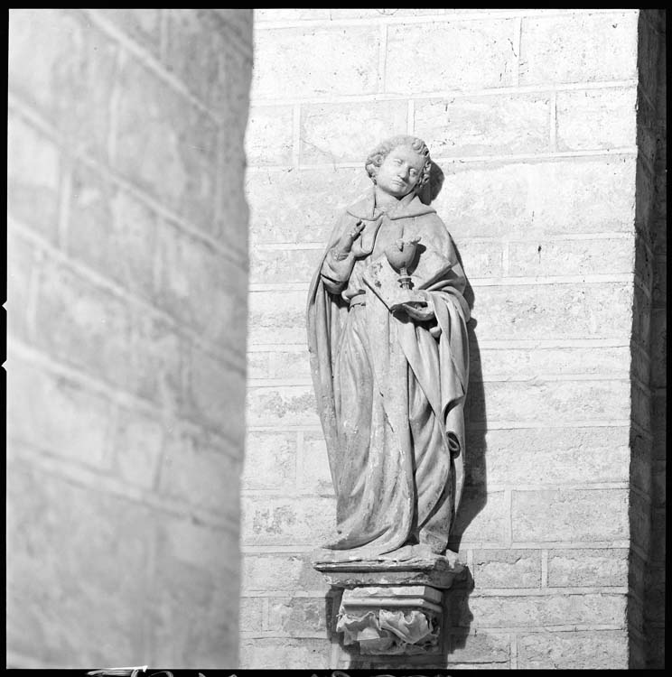 Statue : saint Jean l'Évangéliste