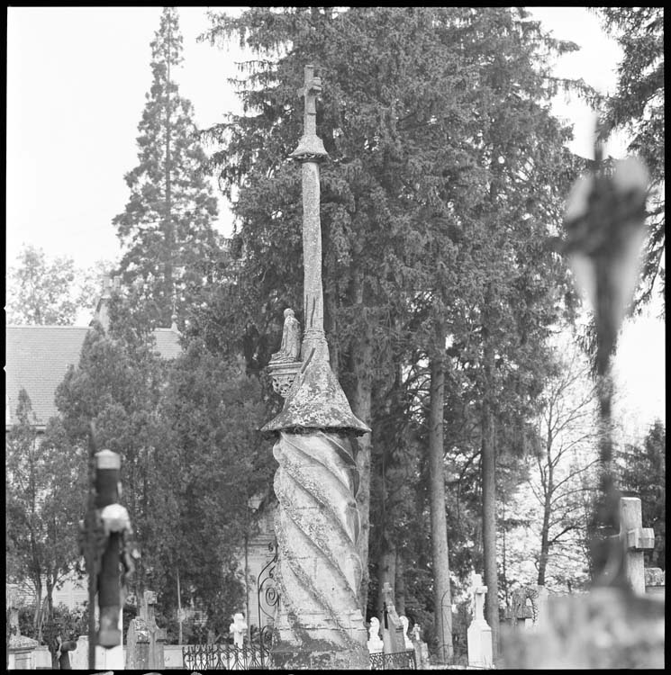 Croix de cimetière