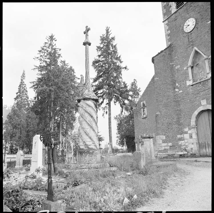 Croix de cimetière