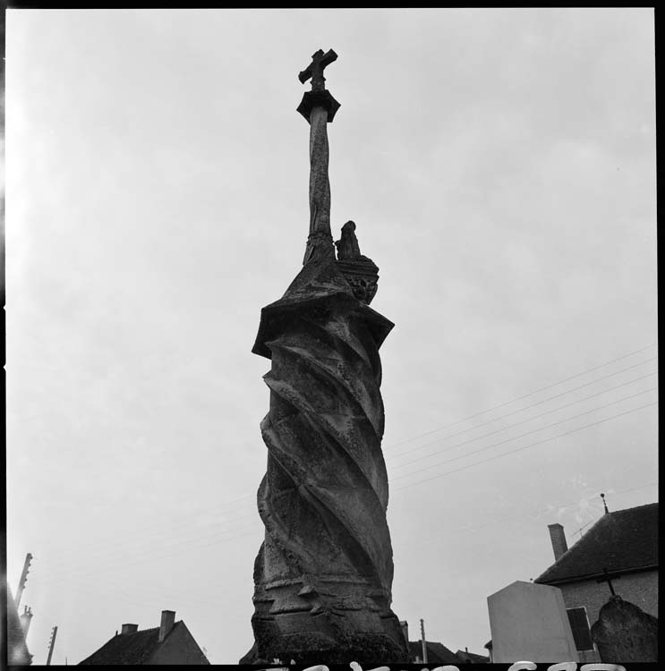 Croix de cimetière