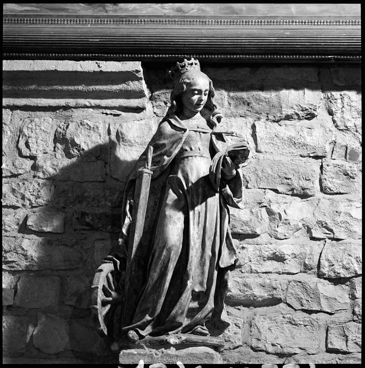 Statue : sainte Catherine