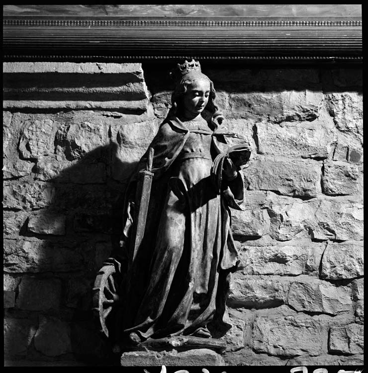 Statue : sainte Catherine