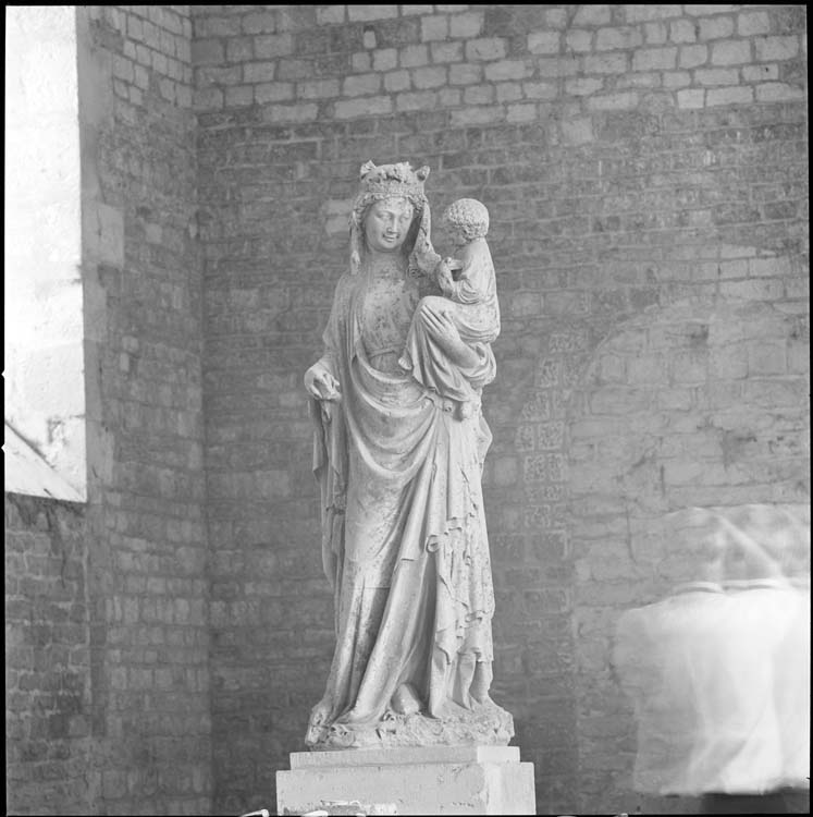 Église abbatiale, transept nord : Vierge à l'Enfant