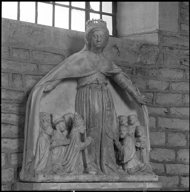 Statue : Vierge de Miséricorde