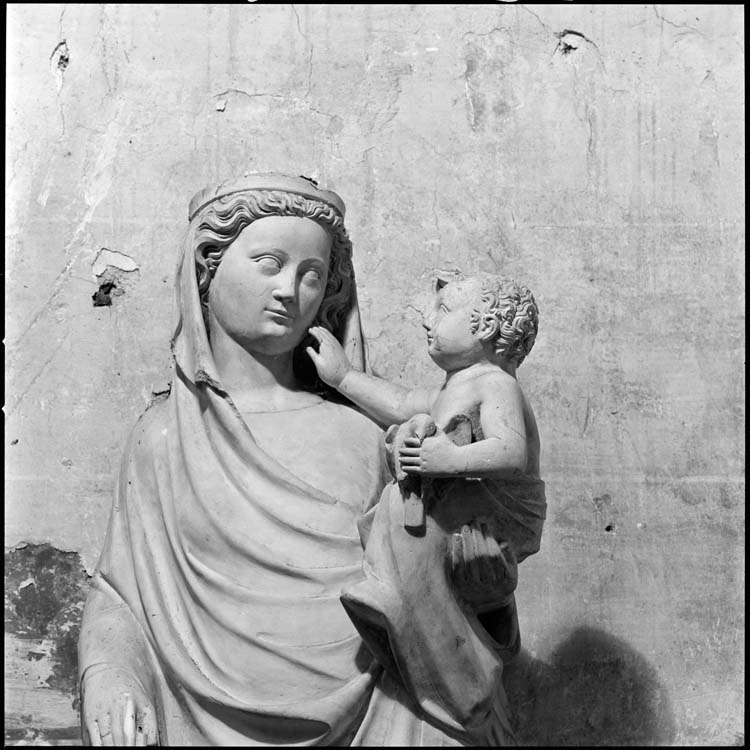 Statue : Vierge à l'Enfant