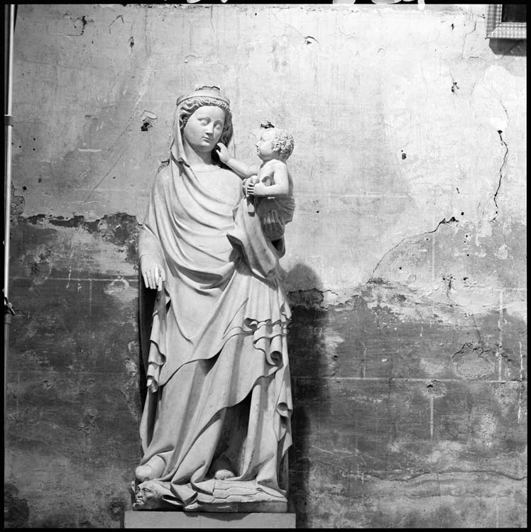 Statue : Vierge à l'Enfant