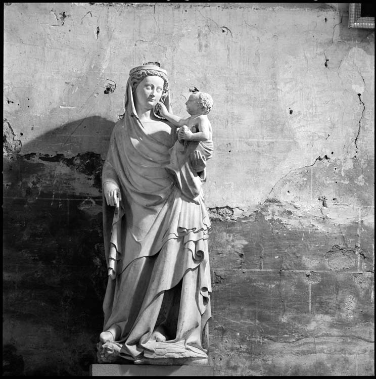 Statue : Vierge à l'Enfant