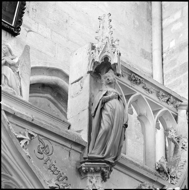 Église abbatiale : clôture du choeur, détail