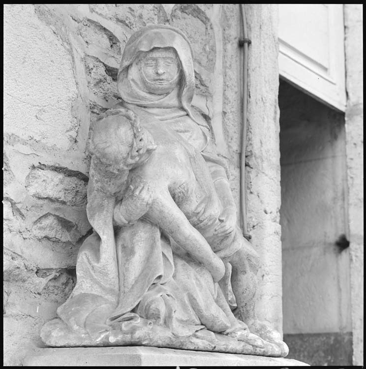 Groupe sculpté : Pietà