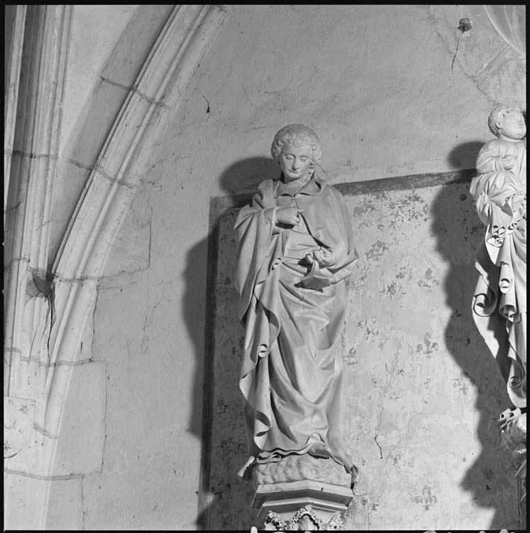 Chapelle de Mâchefoing : triptyque de la Vierge à l'Enfant : saint Jean