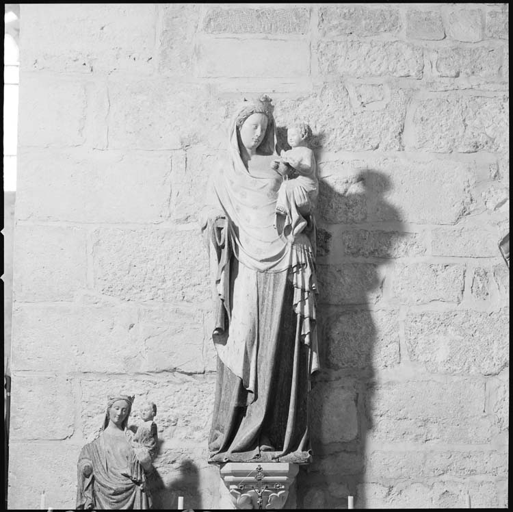 Statue : Vierge à l'Enfant