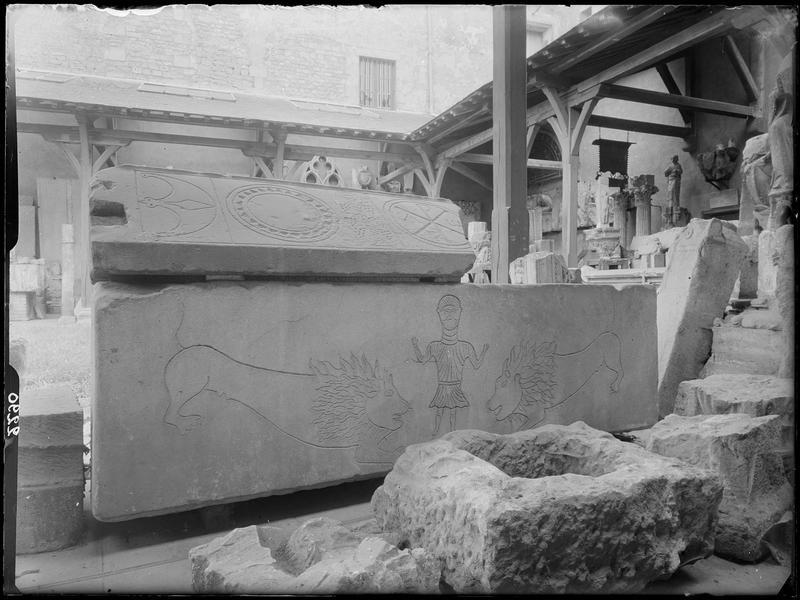 Dépôt lapidaire - © Donation Marcel Bovis, Ministère de la Culture (France), Médiathèque du patrimoine et de la photographie, diffusion GrandPalaisRmn Photo