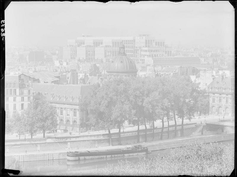 Vue depuis les grands magasins de la Samaritaine