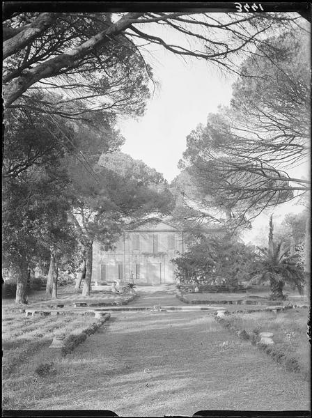 Façade sur jardin