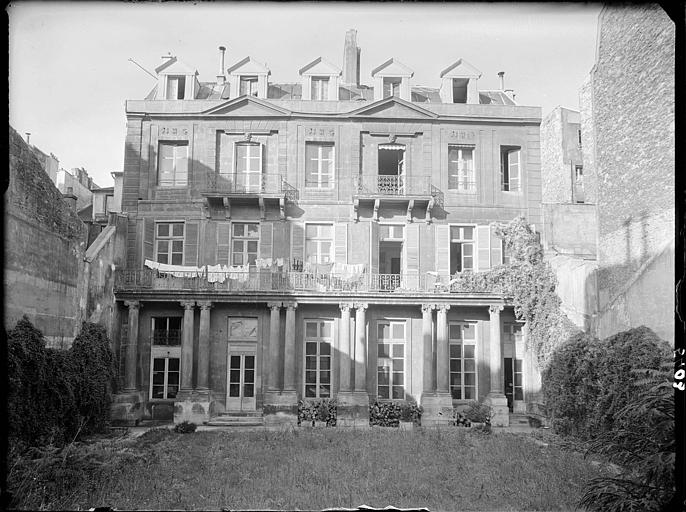 Façade sur jardin