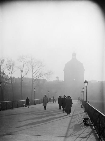 Passants sur le pont