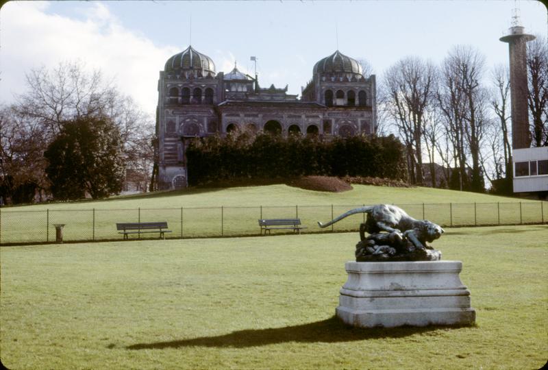 L'ancien Palais du Bardo dans le parc