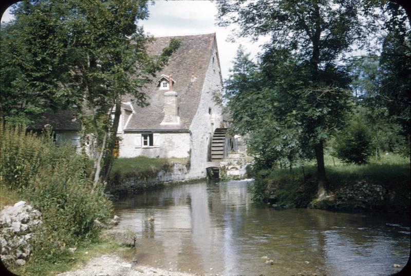 Moulin à eau en bordure de la Cléry