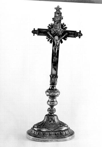 Croix d'autel en argent