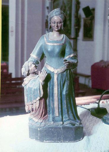 groupe sculpté : sainte protectrice et un donateur - © Ministère de la Culture (France), Médiathèque du patrimoine et de la photographie (objets mobiliers), tous droits réservés