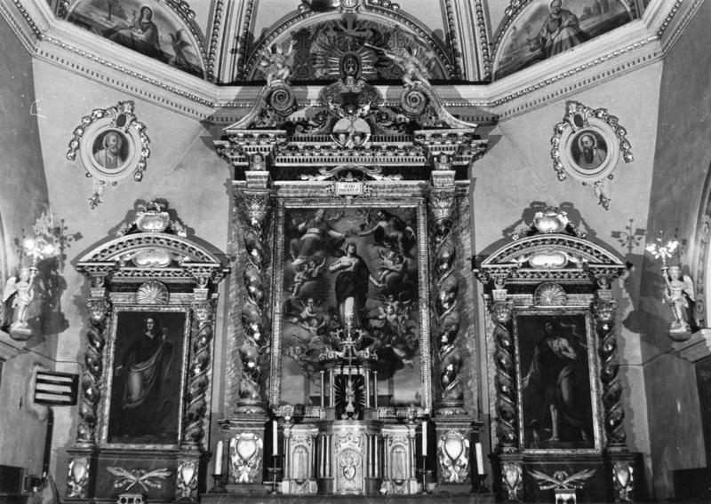 retable, autel, tabernacle et trois tableaux représentant L'Assomption, saint Jean-Baptiste et  sainte Marie-Madeleine - © Ministère de la Culture (France), Médiathèque du patrimoine et de la photographie (objets mobiliers), tous droits réservés