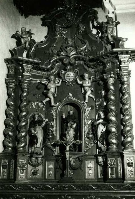 autel, retable de la confrérie du Saint-Esprit, 3 statues : saint Antoine abbé, saint Dominique, sainte Catherine de Sienne - © Ministère de la Culture (France), Médiathèque du patrimoine et de la photographie, diffusion RMN-GP