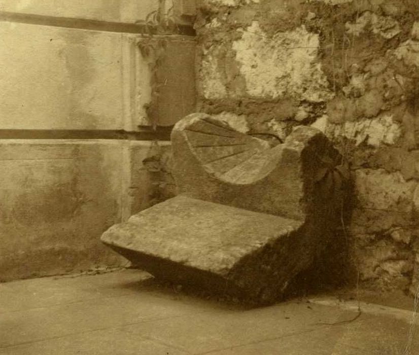 cadran solaire : Gnomon - © Ministère de la Culture (France), Médiathèque du patrimoine et de la photographie, diffusion RMN-GP