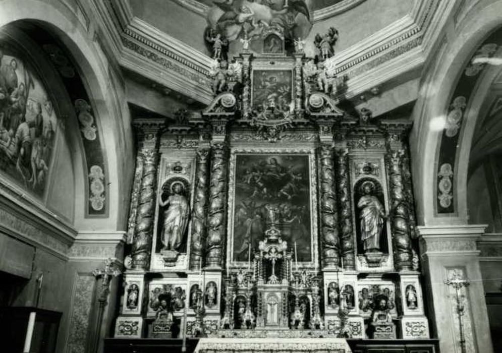 autel, retable, tableau : l'Ascension, 12 statues : saint Jean-Baptiste, saint Joseph, saint Nicolas, saint Philibert, saint Etienne, saint Pierre, Vierge (la), Christ (le), saint Paul, saint François de Sales, saint Benoît, saint Laurent, tabernacle, dais d'autel - © Ministère de la Culture (France), Médiathèque du patrimoine et de la photographie, diffusion RMN-GP