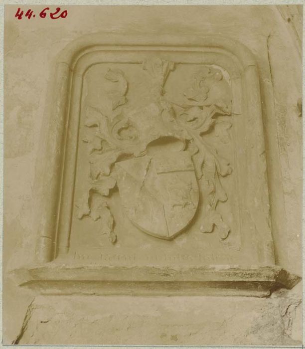 bas-relief : Armoiries