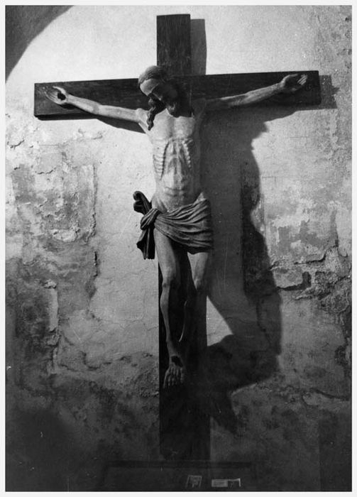 Statue : Christ en croix