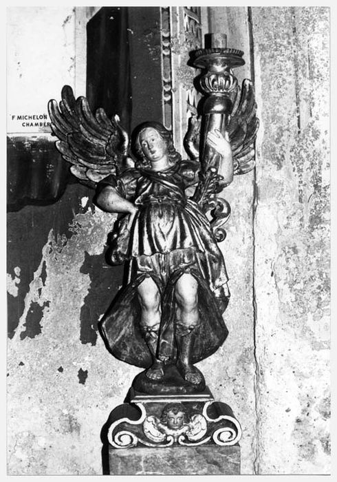 Deux statues : Anges céroféraires