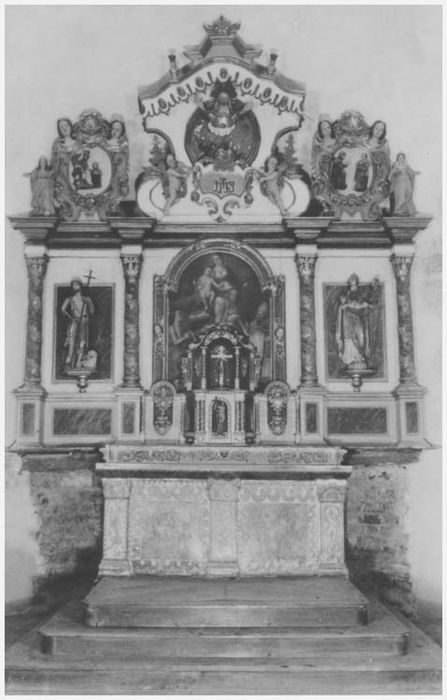 Retable du maître-autel et son tableau : Vierge à l'Enfant entourée de saint Jean-Baptiste et saint Grat