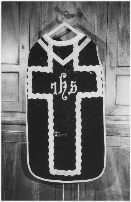 chasuble (ornement noir n°4)