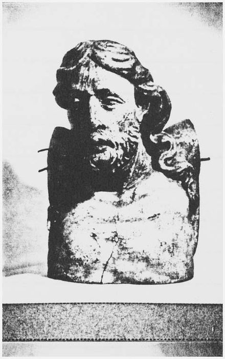 statue (fragment) : Christ en croix (photocopie numérisée)