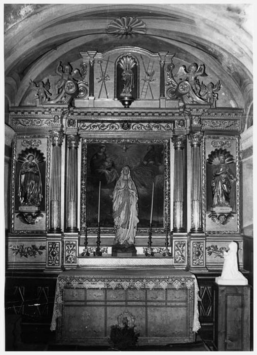 Autel et retable de la Vierge