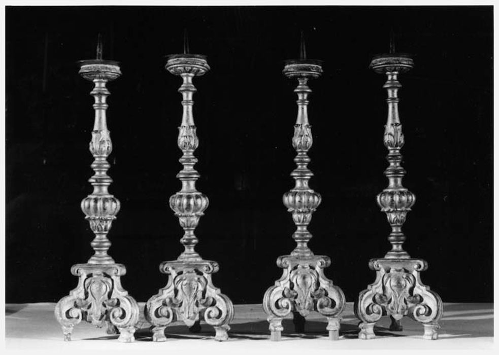 chandeliers d'autel