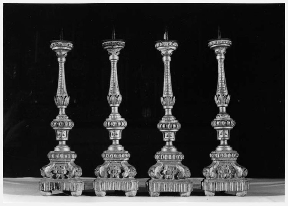 chandeliers d'autel