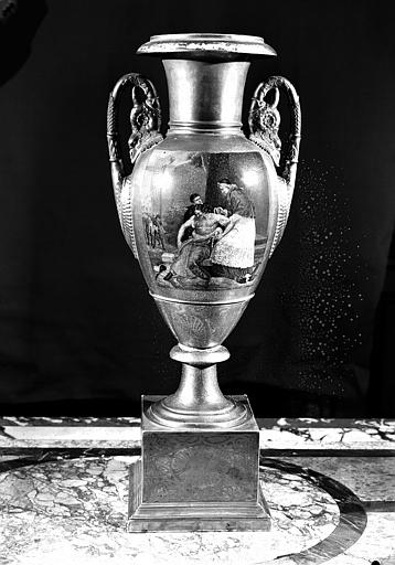 Vase à deux anses - © Ministère de la Culture (France), Médiathèque du patrimoine et de la photographie, diffusion RMN-GP