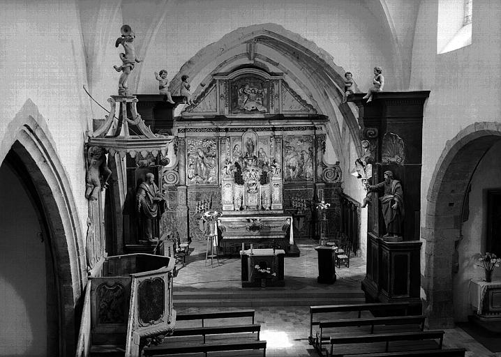 Vue intérieure du choeur prise de la tribune