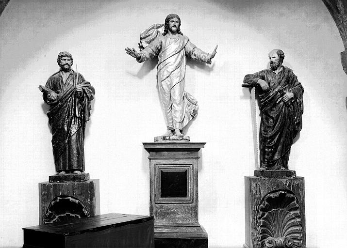 Trois statues : Saint Barthélemy, le Christ enseignant, saint Simon