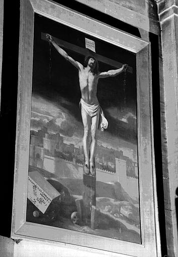 Peinture sur toile de la chapelle du déambulatoire : Le Christ en croix