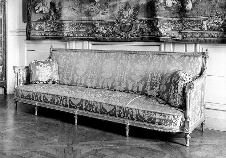 Canapé Louis XVI, grand cabinet de la reine